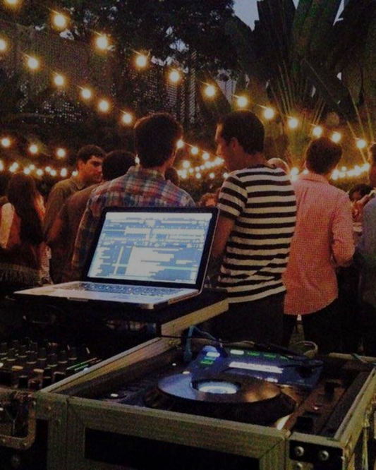 Paquete Intermedio de DJ y música